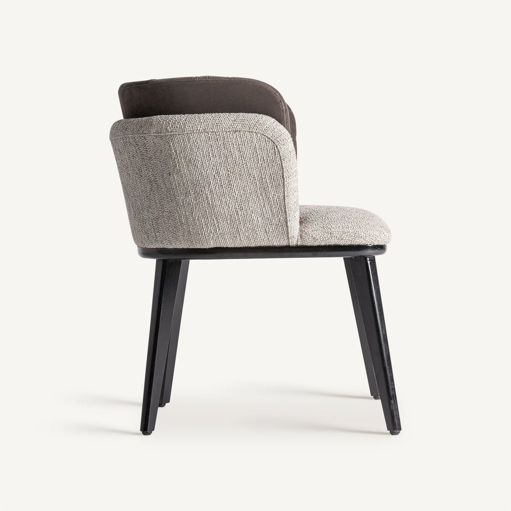 CHAISE LABEGE