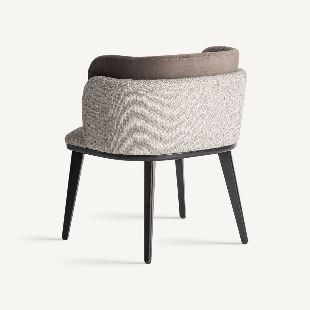 CHAISE LABEGE
