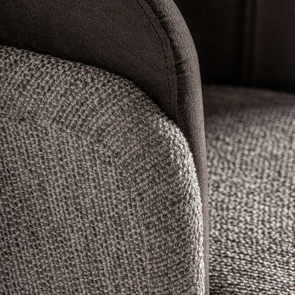 CHAISE LABEGE