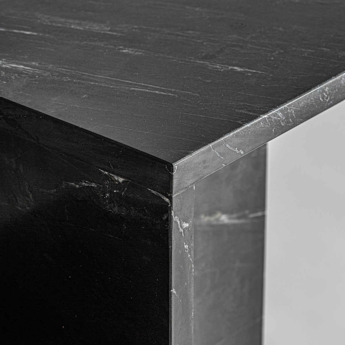MESA AUXILIAR MARQUINA